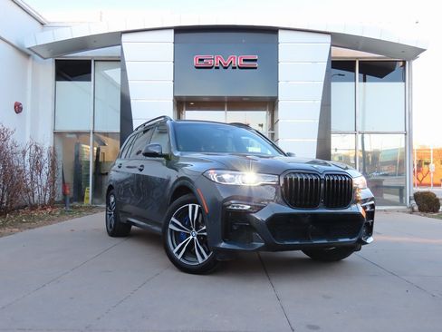 Used 2021 BMW X7 M50i image 1
