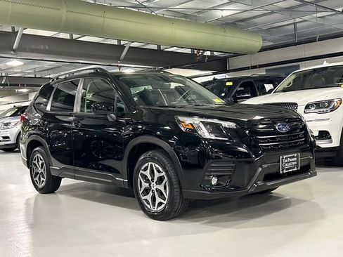 Used 2024 Subaru Forester Premium AWD/4WD image 1