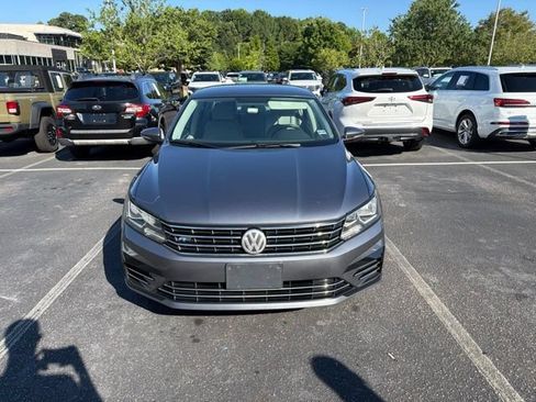 Used 2017 Volkswagen Passat 1.8T R-Line FWD image 7