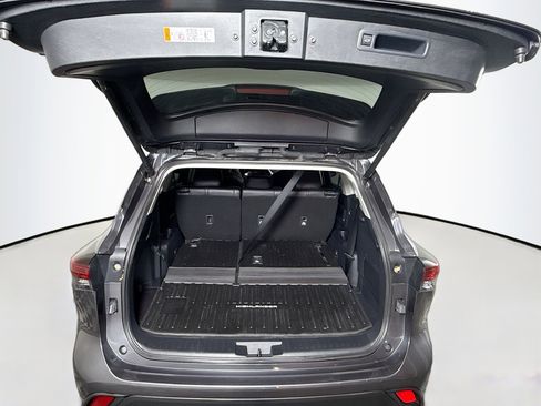 Certified 2025 Toyota Highlander image 25
