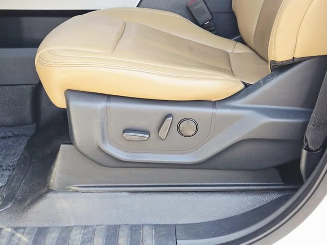 Used 2022 Ford F350 Lariat w/ Lariat Value Package AWD/4WD image 13