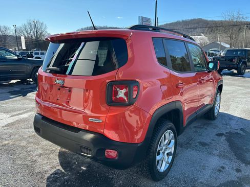 Used 2017 Jeep Renegade Latitude image 3