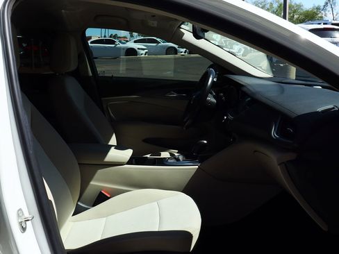 Used 2018 Buick Regal Preferred w/ Sights and Sounds Package image 26