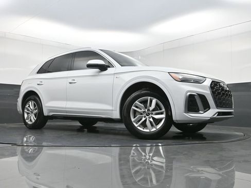 Used 2023 Audi Q5 2.0T Premium w/ Convenience Package AWD/4WD image 25