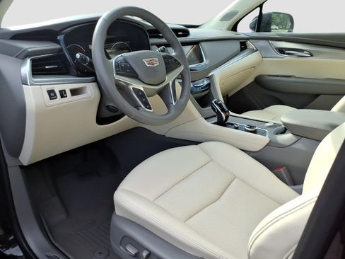 Certified 2023 Cadillac XT5 Premium Luxury w/ LPO, Floor Liner Package AWD/4WD image 12