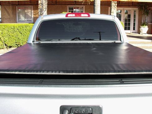 Used 2016 Toyota Tundra SR5 w/ TRD Off Road Package image 9