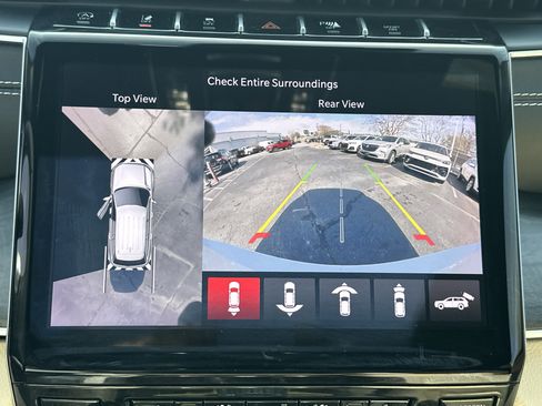 Used 2024 Jeep Grand Cherokee L Limited w/ Luxury Tech Group II image 33