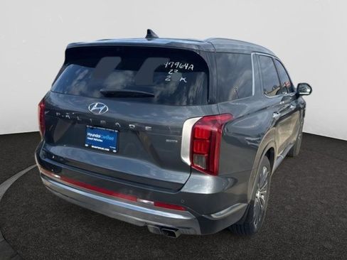 Used 2023 Hyundai Palisade Calligraphy image 3