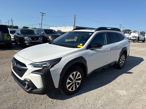 Used 2024 Subaru Outback Premium AWD/4WD image 1