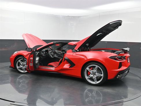 Used 2023 Chevrolet Corvette Stingray Coupe w/ Z51 Performance Package image 34