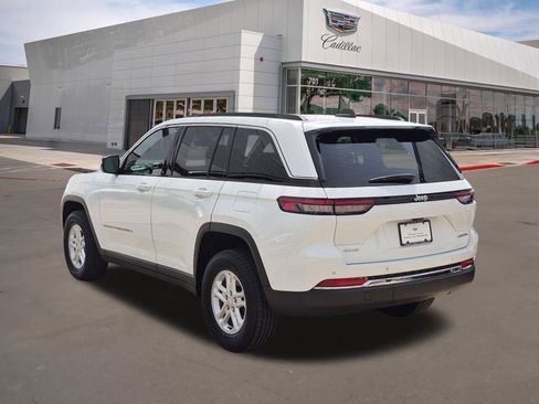 Used 2024 Jeep Grand Cherokee Laredo w/ Luxury Tech Group I AWD/4WD image 4