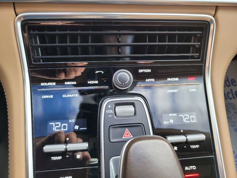 Used 2017 Porsche Panamera Turbo image 40