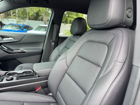 New 2026 Chevrolet Equinox LT w/ Convenience Package II FWD image 27
