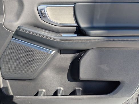 Used 2025 Ford Expedition Max Platinum image 42