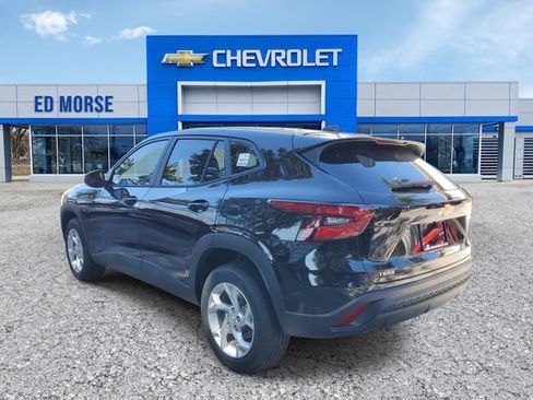 New 2026 Chevrolet Trax LS w/ LS Convenience Package image 2