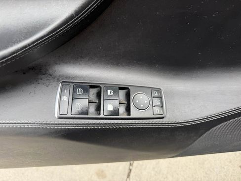 Used 2015 Tesla Model S 70D image 10