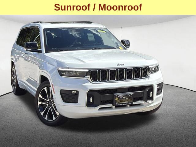 Used 2022 Jeep Grand Cherokee L Overland w/ Luxury Tech Group IV AWD/4WD image 5