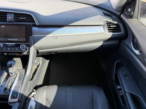 Used 2017 Honda Civic Touring image 10