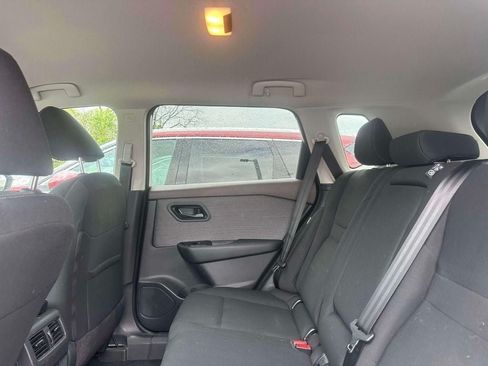 Used 2023 Nissan Rogue S AWD/4WD image 10