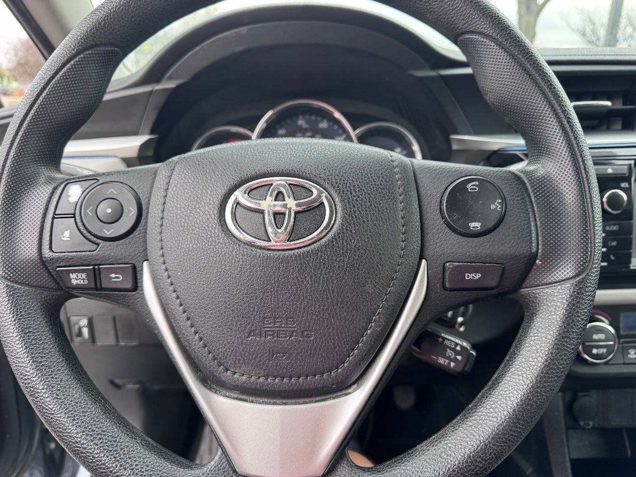 Used 2016 Toyota Corolla LE FWD image 25