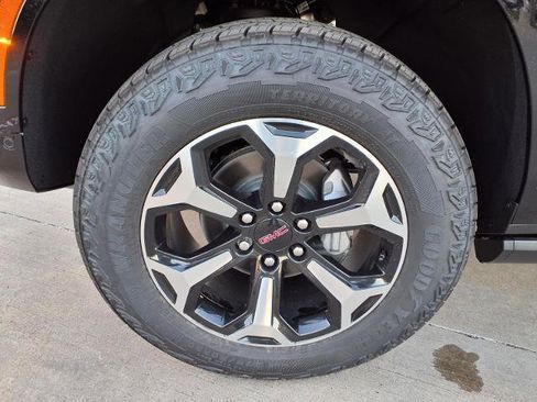 New 2026 GMC Yukon XL AT4 w/ AT4 Premium Package image 22