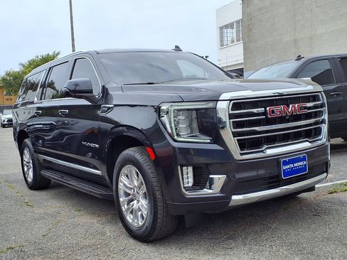 Used 2023 GMC Yukon XL SLT w/ SLT Luxury Package AWD/4WD image 3