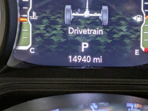 Used 2024 Jeep Wrangler Sahara image 16