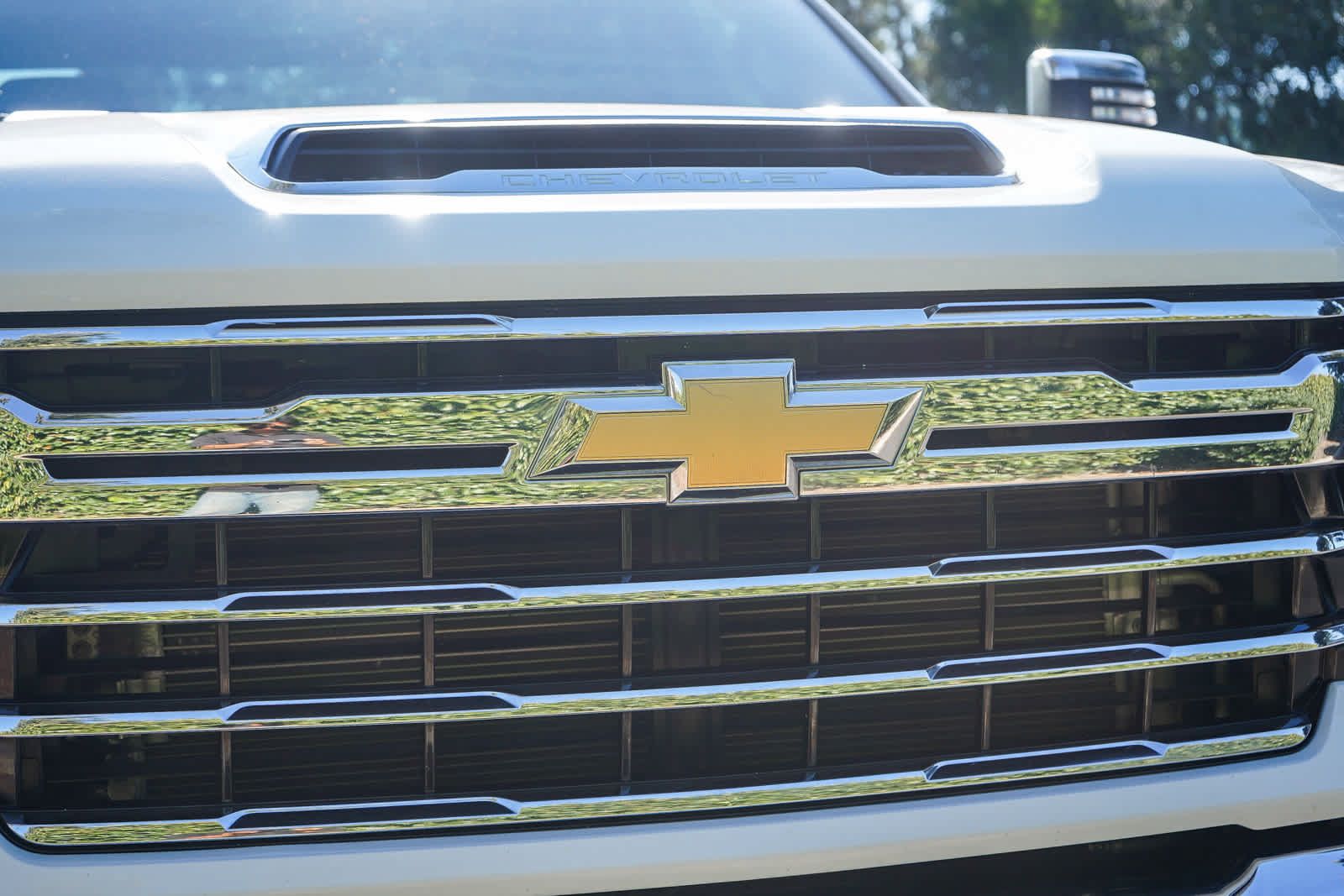 Used 2024 Chevrolet Silverado 2500 LTZ AWD/4WD image 11