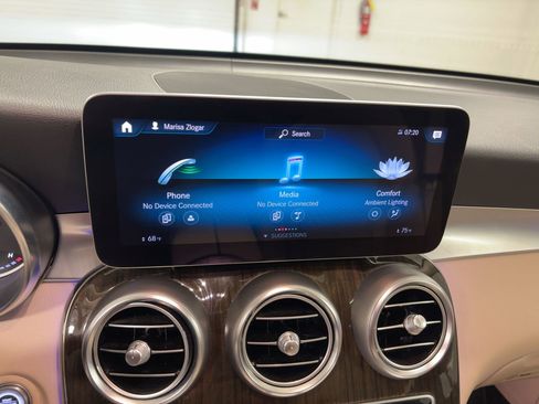 Used 2020 Mercedes-Benz GLC 300 image 24