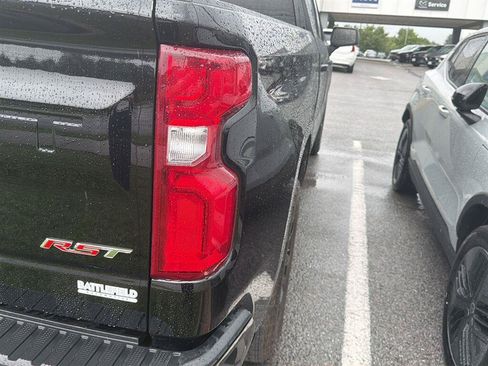 Used 2022 Chevrolet Silverado 1500 RST AWD/4WD image 10
