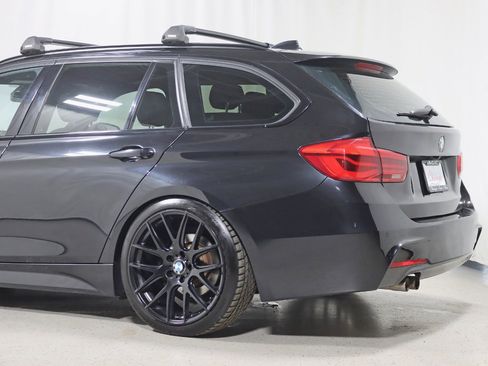 Used 2019 BMW 330i xDrive Wagon 330i xDrive M SPORT w/ M Sport Edition image 10