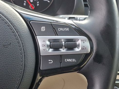 Used 2018 Kia Cadenza Premium w/ Luxury Package image 24