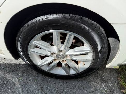 Used 2015 Toyota Avalon XLE FWD image 6