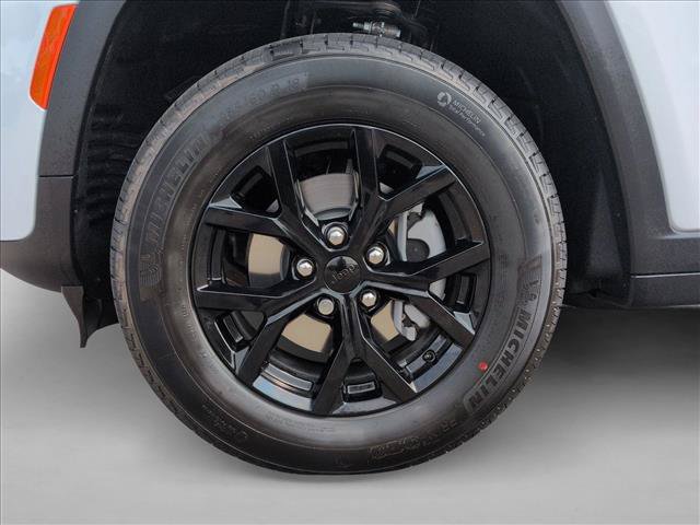 New 2026 Jeep Grand Cherokee Altitude RWD image 8