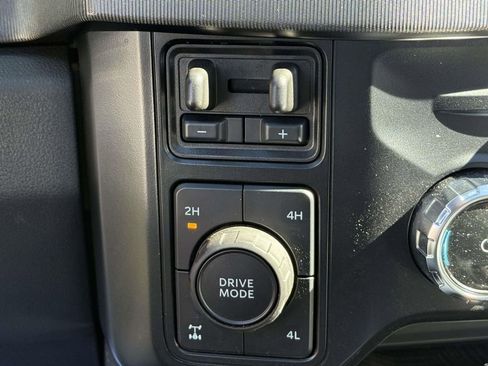 Used 2024 Ford F250 Platinum image 25