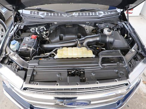 Used 2020 Ford F150 Lariat w/ Equipment Group 502A Luxury AWD/4WD image 12