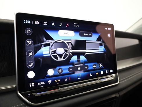 New 2025 Volkswagen Tiguan SE image 19