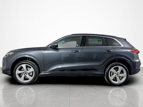 New 2025 Audi Q5 Premium Plus image 3