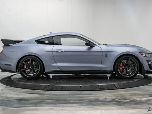 Used 2022 Ford Mustang Shelby GT500 w/ Carbon Fiber Track Pack RWD image 25