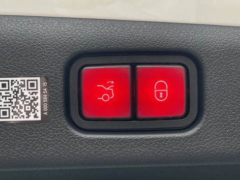 New 2026 Mercedes-Benz E 53 AMG e 4MATIC Sedan image 12