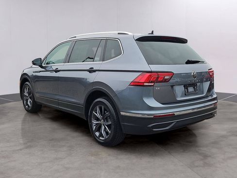 Used 2022 Volkswagen Tiguan SE w/ Panoramic Sunroof Package AWD/4WD image 6