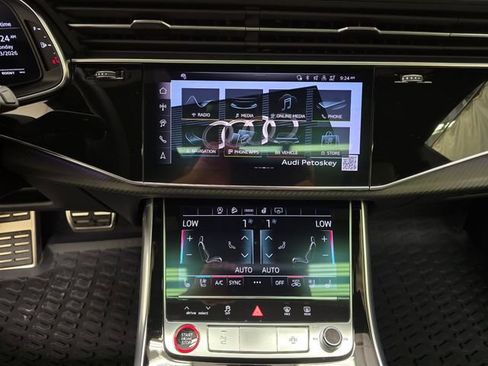 New 2026 Audi SQ8 Premium Plus AWD/4WD image 18
