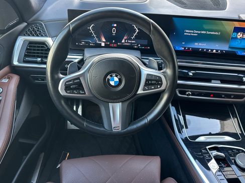 Used 2024 BMW X7 xDrive40i w/ M Sport Package image 18