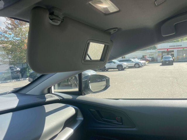 Used 2025 Toyota Prius LE FWD image 31