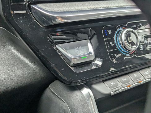 Used 2024 GMC Sierra 1500 Denali w/ Technology Package AWD/4WD image 25