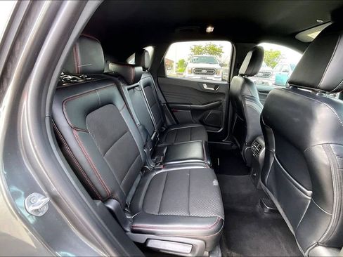 Certified 2025 Ford Escape ST-Line Select AWD/4WD image 25