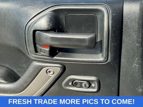 Used 2018 Jeep Wrangler Unlimited Sport AWD/4WD image 24