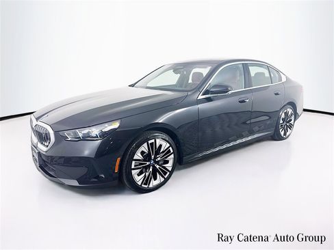 Used 2025 BMW i5 xDrive40 w/ Premium Package image 3