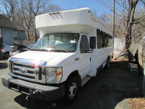 Used 2011 Ford E-450 and Econoline 450 Super Duty w/ Shuttle Bus Prep Pkg image 1