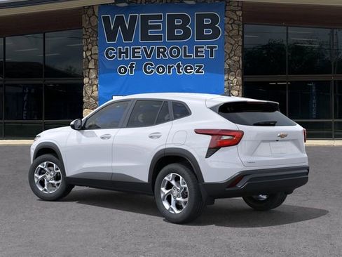 New 2026 Chevrolet Trax LS w/ LS Convenience Package FWD image 3